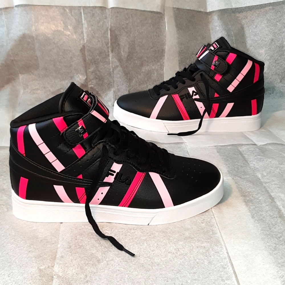 Fila Sneakers Like NEW Women size 8